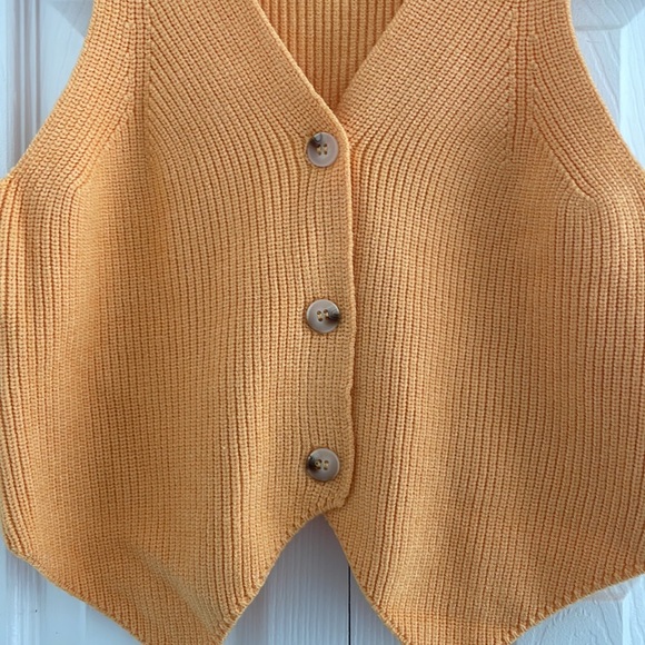 NWOT Orange sweater vest tank top - Picture 3 of 5